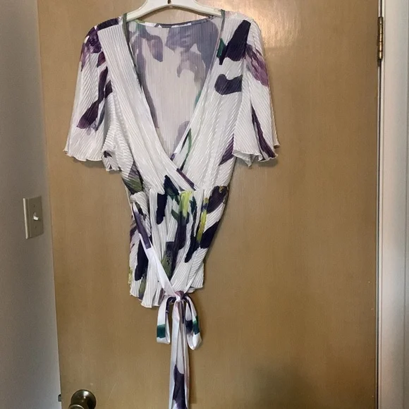 💜💜💜BEAUTIFUL SHEIN Curve 1XL Purple and White 2 Piece Pant Set💜💜💜 - Picture 3 of 7
